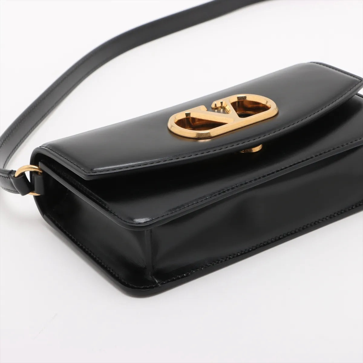 Valentino Garavani V logo shoulder bag black - interior