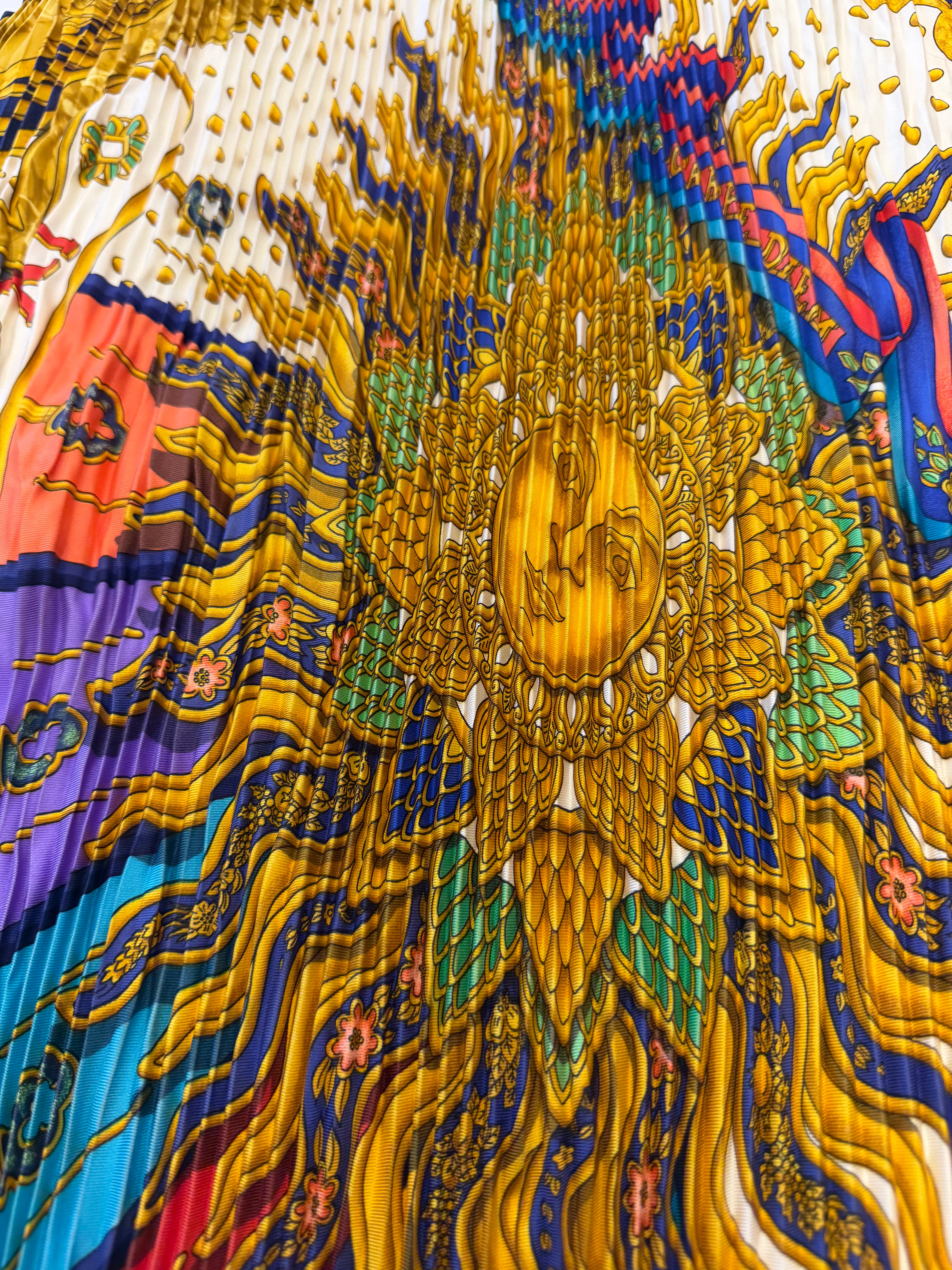 Hermès Carpe Diem Pleated Scarf I Colorful