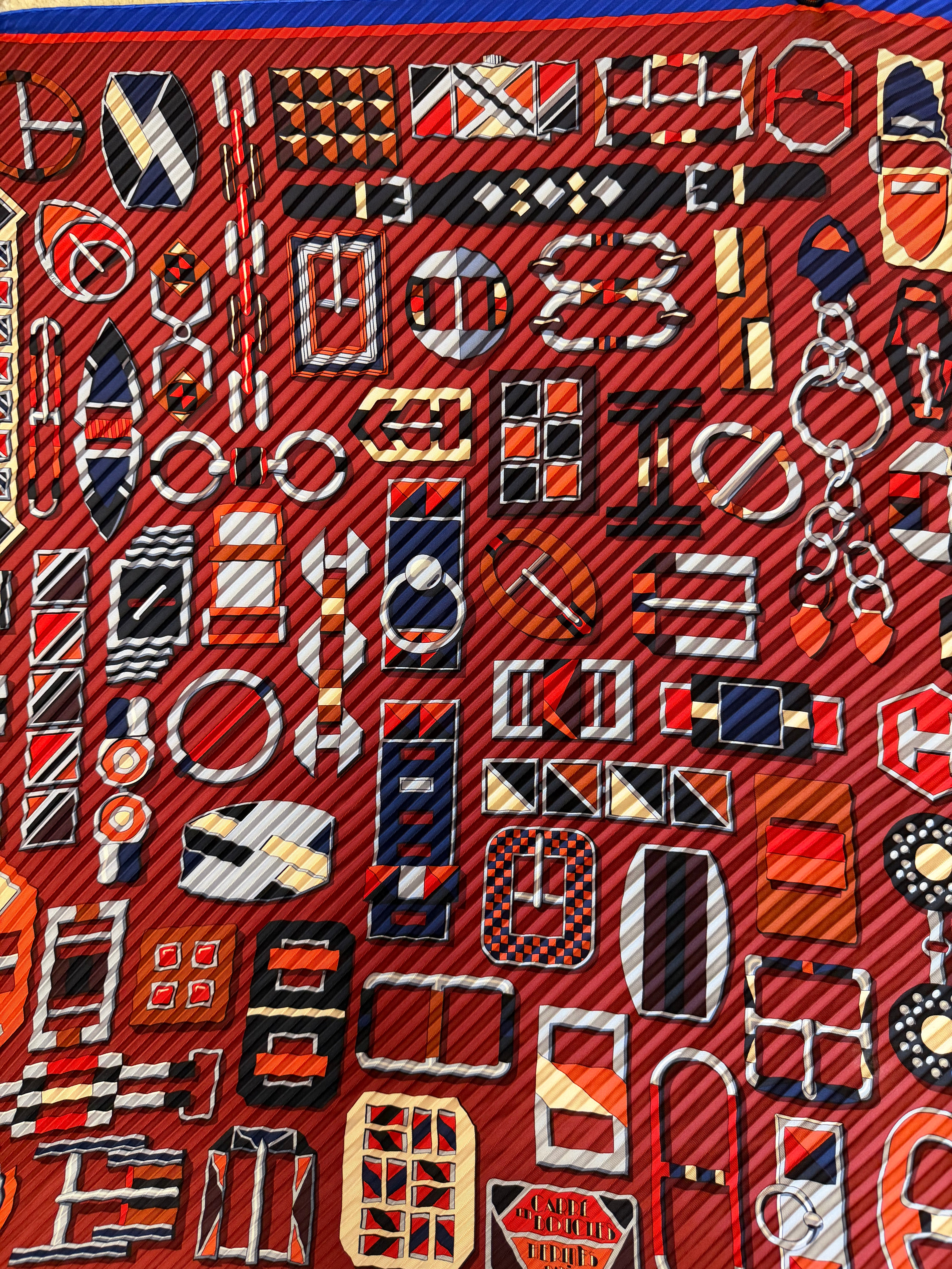 Hermès Carre En Boucles Pleated Scarf I Red and blue