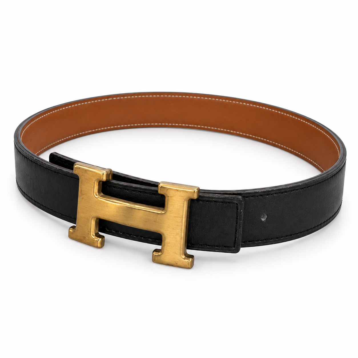 Hermès belt three-quarter view on white background — AI-assisted studio image based on the actual item