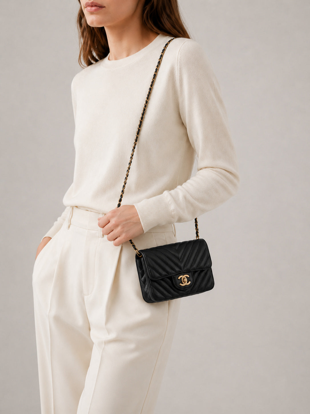 Chanel Chevron Single Flap Lambskin Chain Bag I Black with Gold Hardware